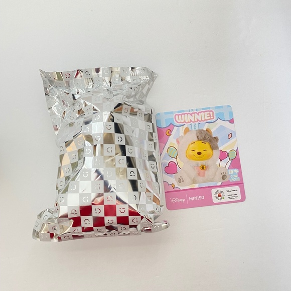 MINISO Disney WINNIE! Authentic Plush Pendant Bag Charm - Confirmed Cow 🐮 - Picture 7 of 8